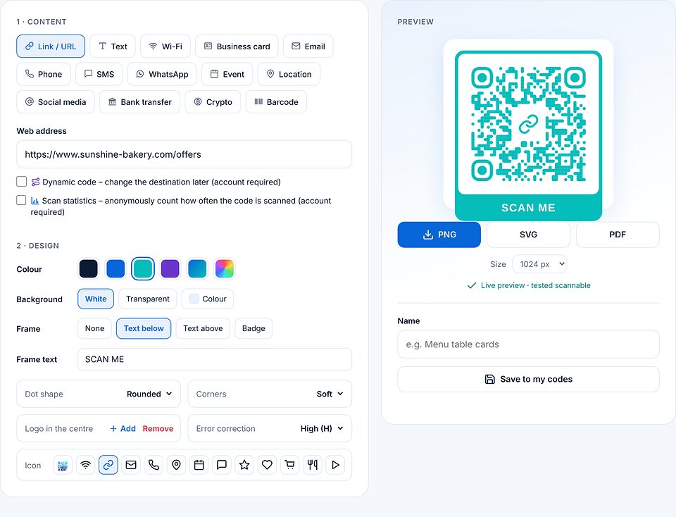 Page Créer : adresse web saisie, couleur bleu canard, cadre « Texte en dessous » avec SCAN ME et un symbole de lien au centre ; à droite l’aperçu avec les boutons de téléchargement PNG, SVG et PDF.
